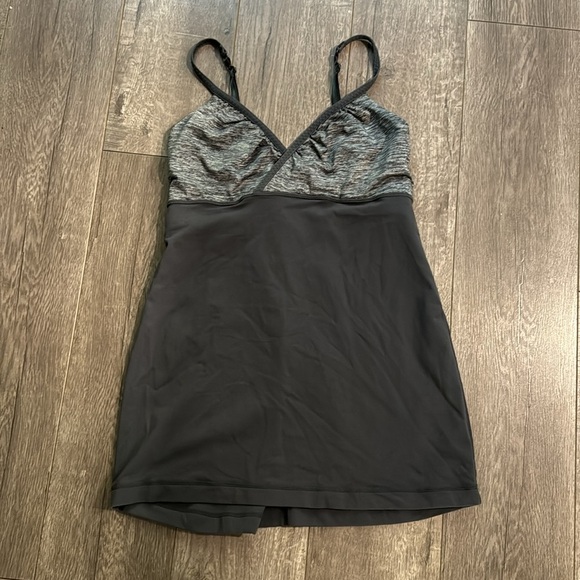 Lululemon Womens Gray Embrace Tank Top 10 - Picture 2 of 5